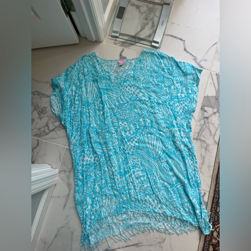 Lilly Pulitzer size L/ XL turquoise & white pool
Cover up EUC